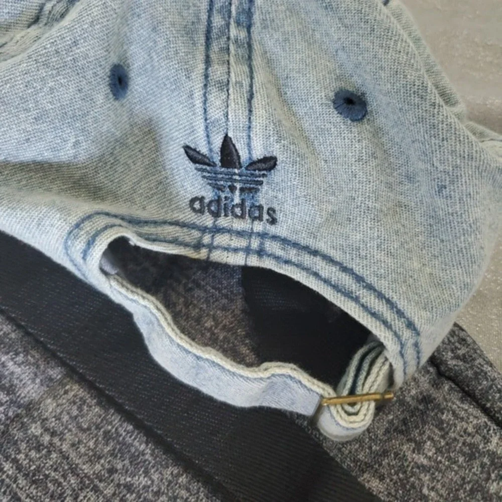 Adidas Fanny Pack Bag Gray Logo Adjustable Strap & Washed Denim Baseball Cap Set